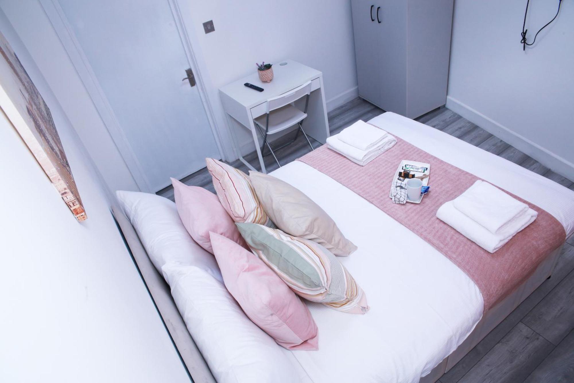 Apartamento Harrow Luxury Flat With Free Parking. Londres Exterior foto