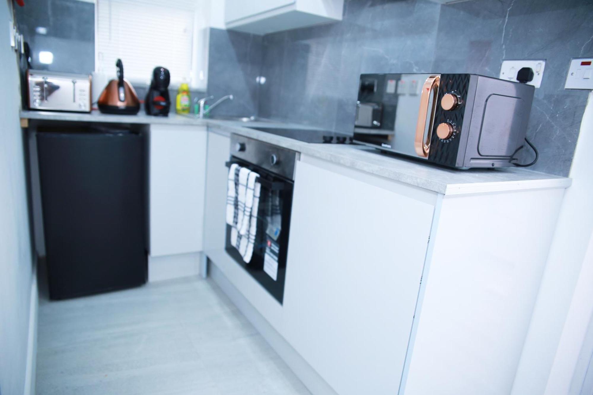 Apartamento Harrow Luxury Flat With Free Parking. Londres Exterior foto
